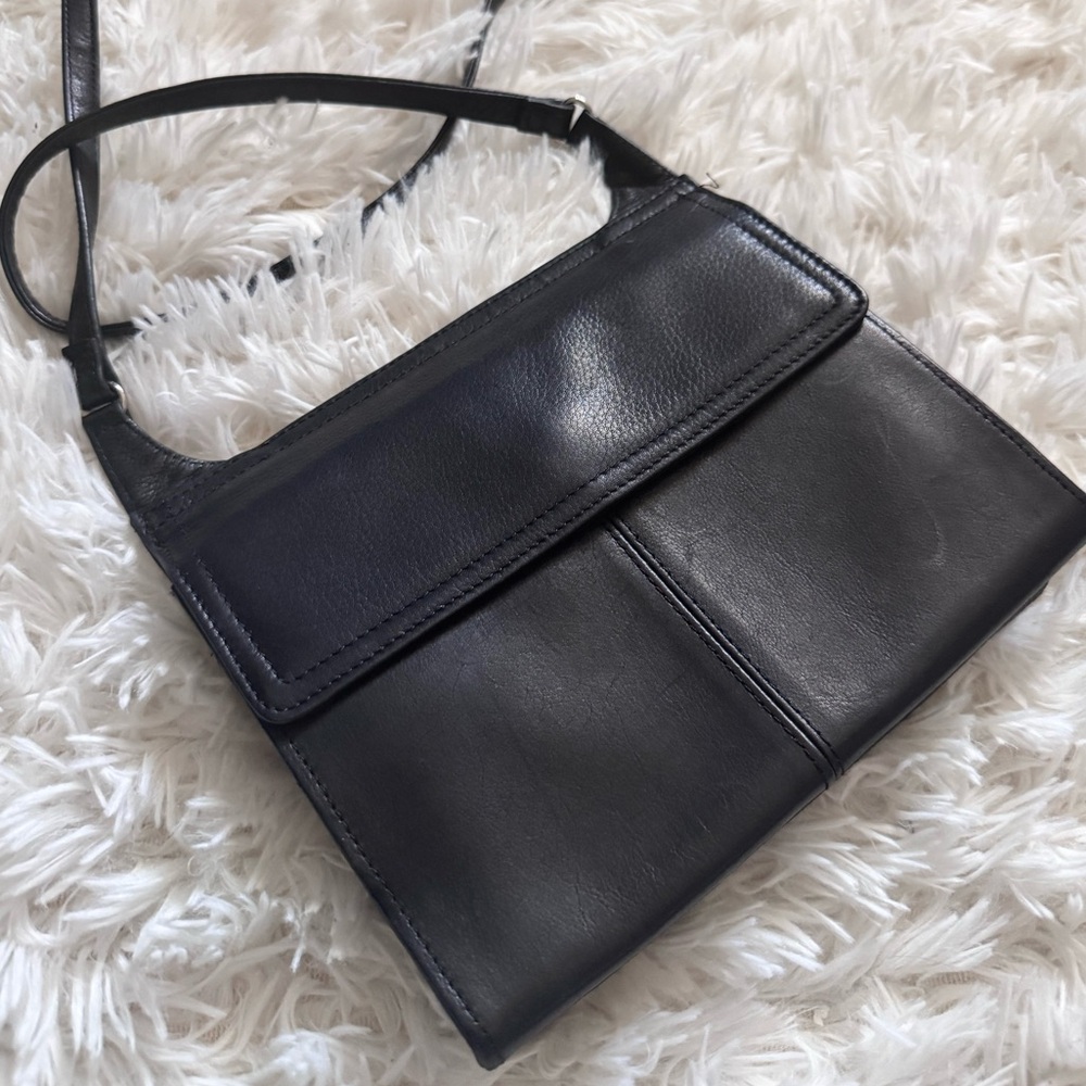 MINT Vintage Fossil Black Leather Flap Crossbody Bag - Picture 7 of 7